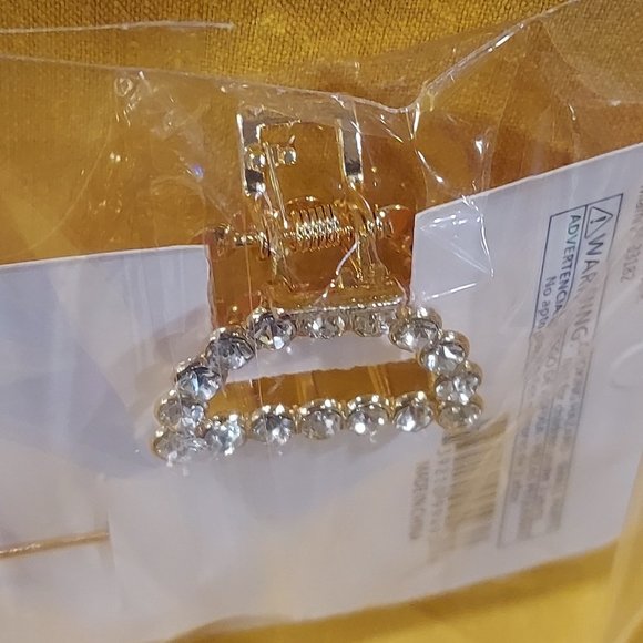 D'Bello Purse and Straight Pearl Hair Clips - Picture 3 of 5